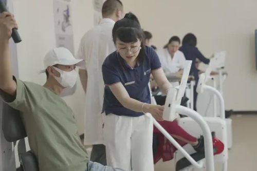 国产热门AV片引领网络新风尚