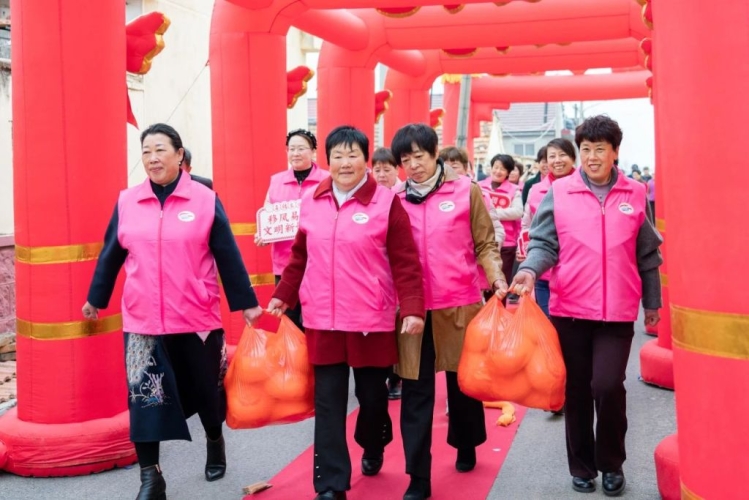 揭秘人人妻现象，社交平台新风尚背后的故事